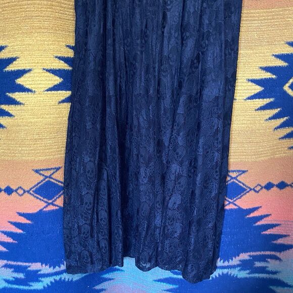 Hot Topic Plus Size Goth Black Lace Sleevless Maxi Dress. Size 3X. Pockets. - Picture 10 of 10